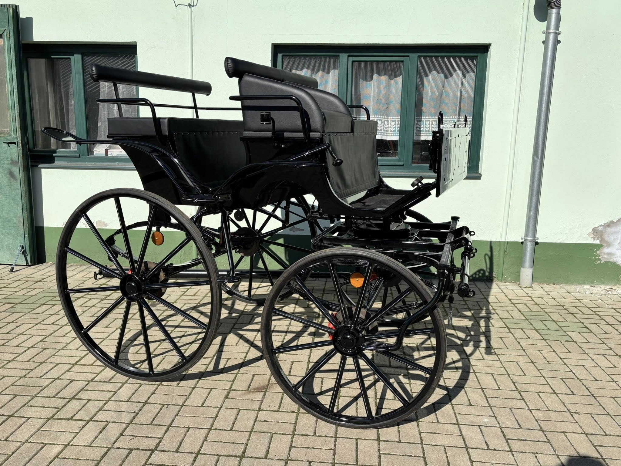 Img 69014bab4bac38.53042984